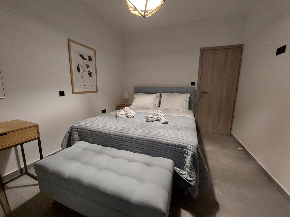 Christellie Luxury Apartment Kiáton エクステリア 写真