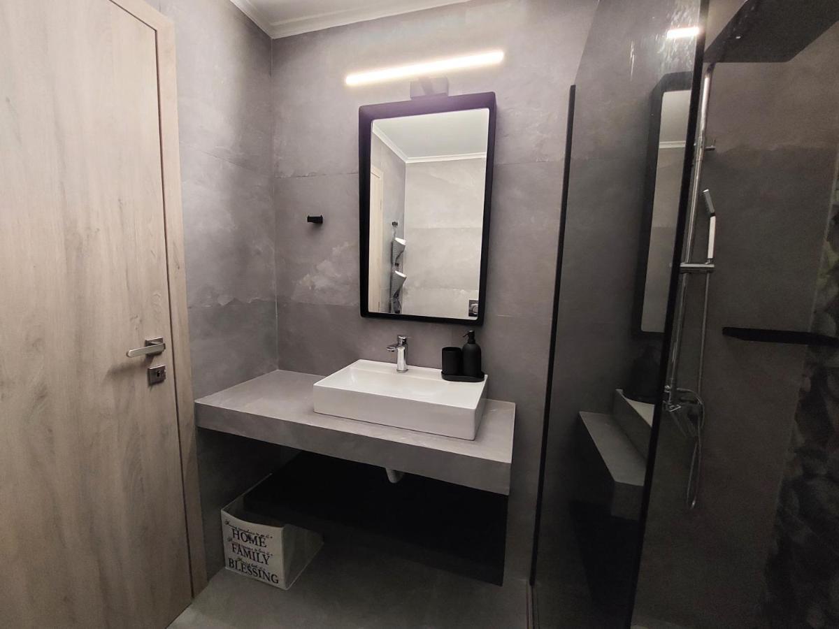 Christellie Luxury Apartment Kiáton エクステリア 写真