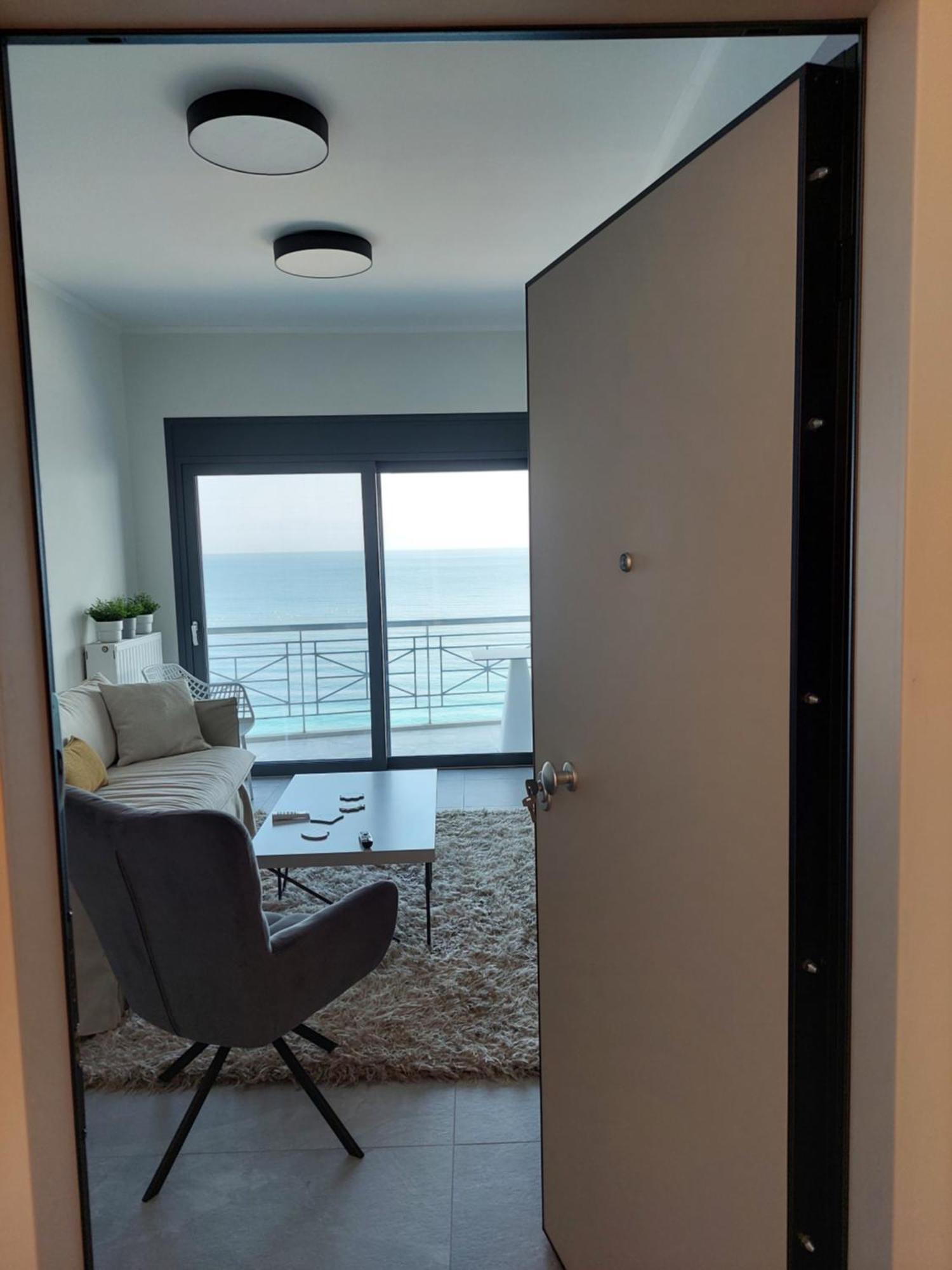 Christellie Luxury Apartment Kiáton エクステリア 写真