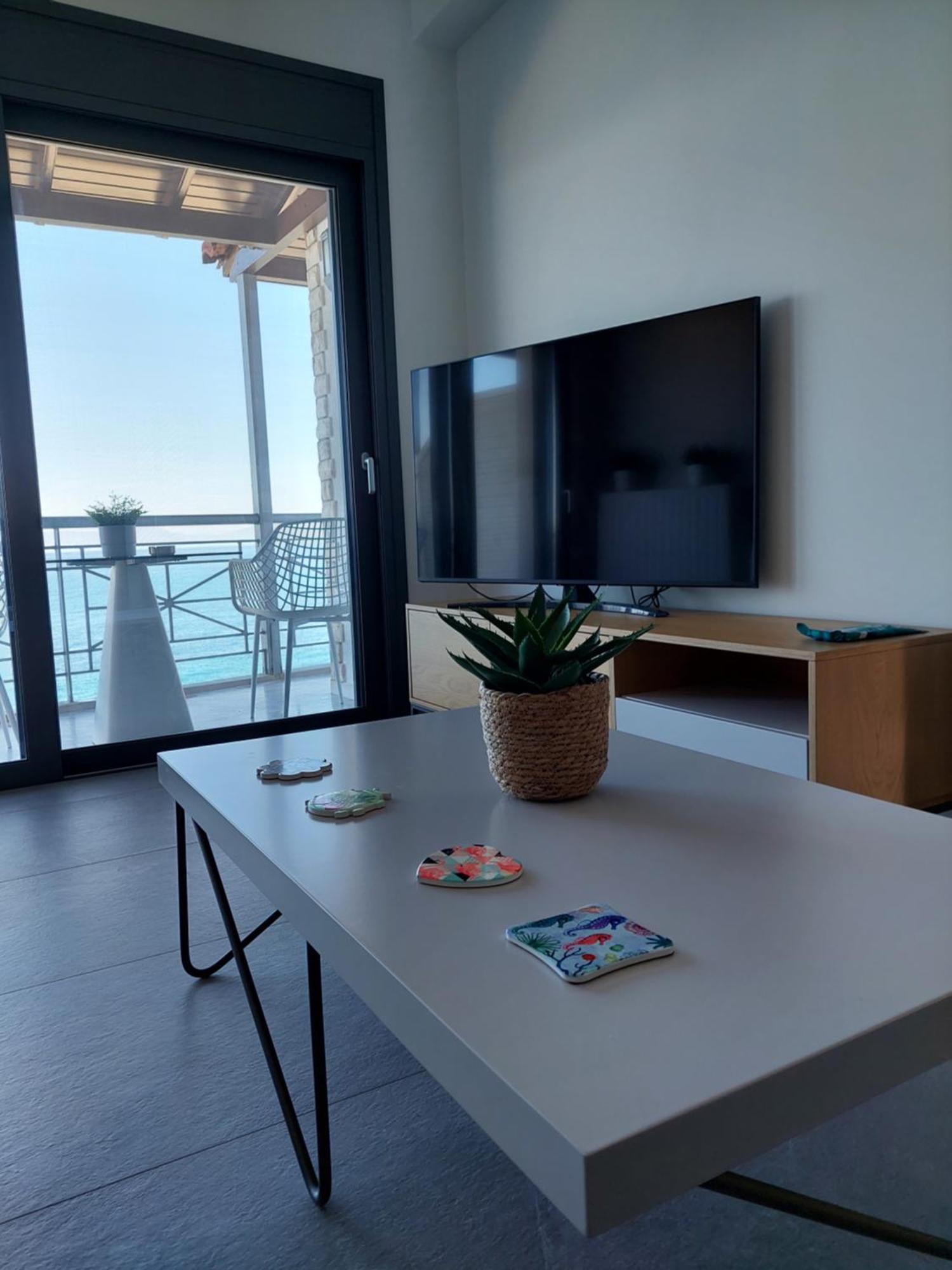 Christellie Luxury Apartment Kiáton エクステリア 写真
