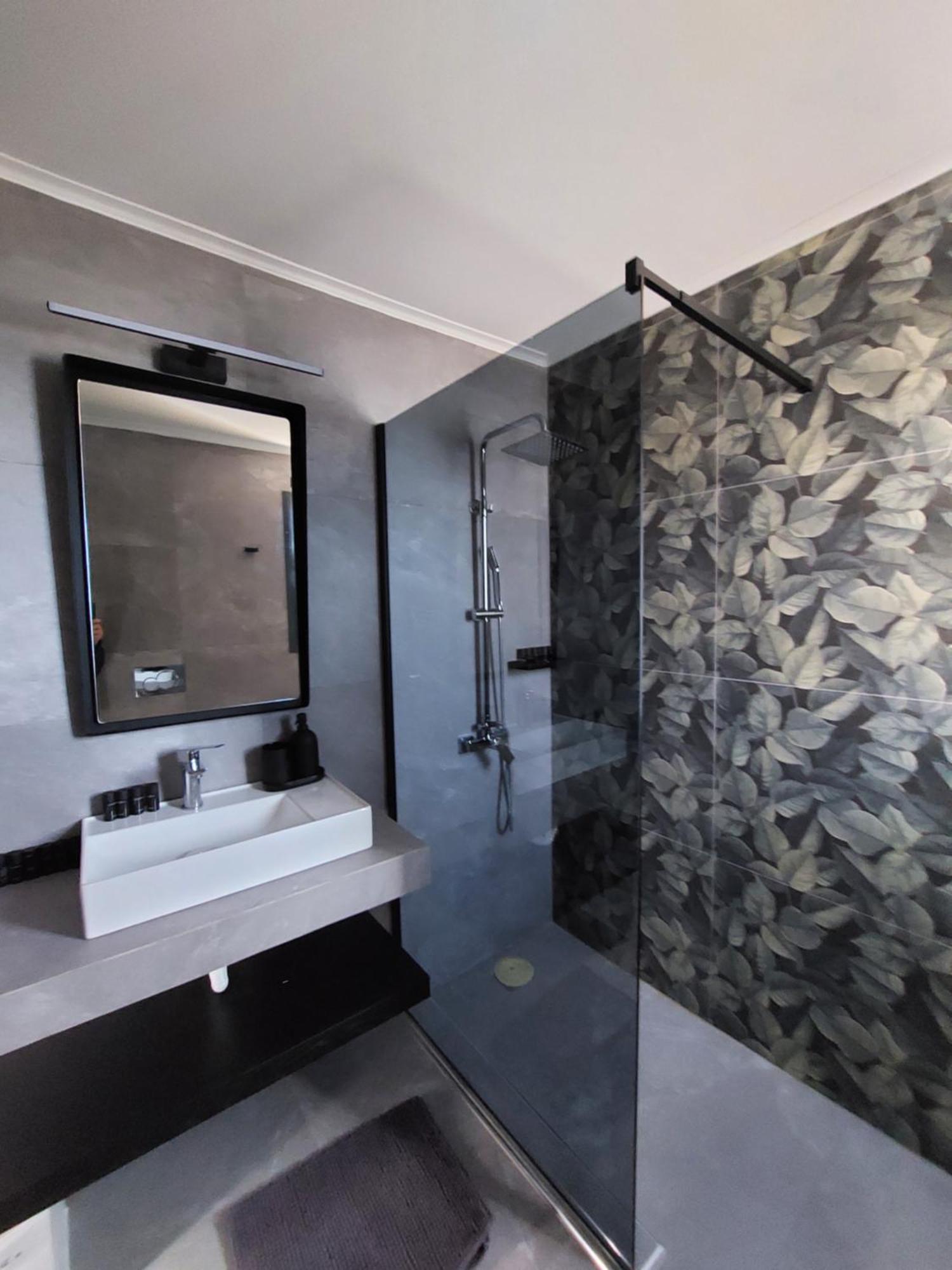 Christellie Luxury Apartment Kiáton エクステリア 写真