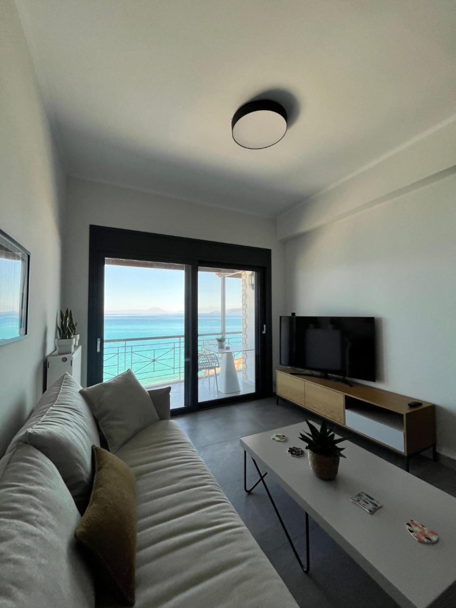 Christellie Luxury Apartment Kiáton エクステリア 写真